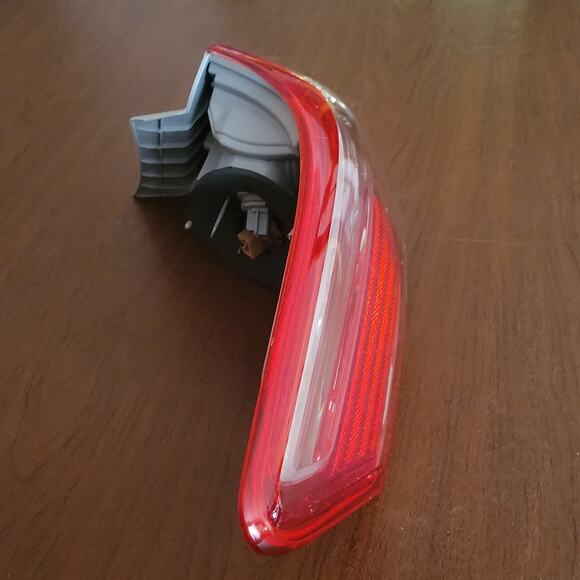 Tail Light Taillamp Left Rear Driver Side LH For 2007 2008 2009 Toyota Camry - Picture 9 of 10